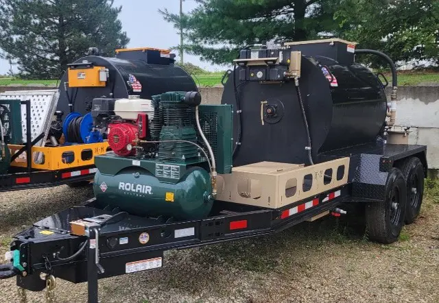 2025 KM 550 Gallon Sealcoat Tank