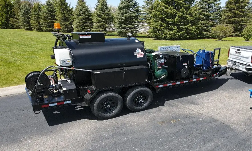 2026 KM 700 Gallon Sealcoat Tank