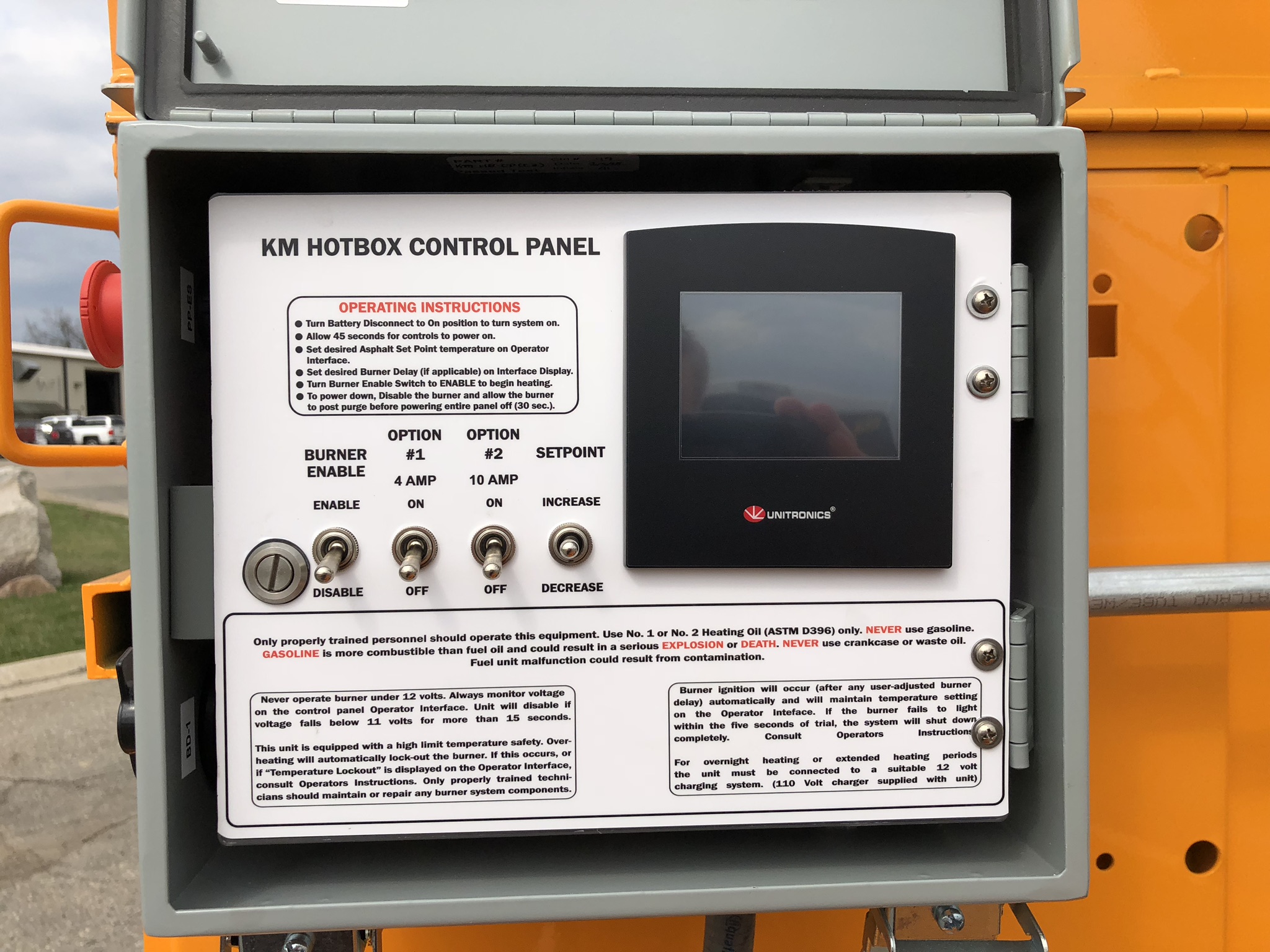 A control panel similar to this one is standard with all diesel-fired asphalt hotbox reclaimers.