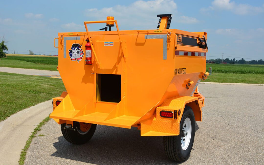 KM 4000T Asphalt Patch Hotbox Trailer Rear View